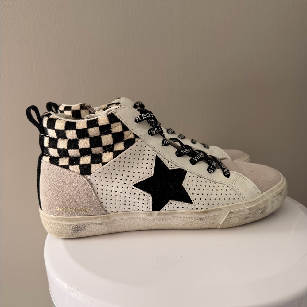 High-Top Sneakers with Black Star